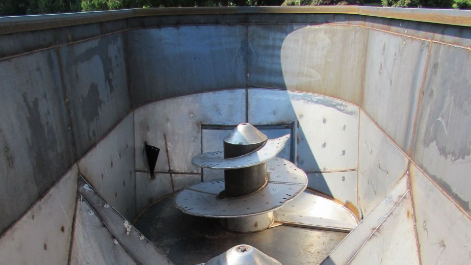 Twin Screw Vertical Mixers Trailer Lucknow Products